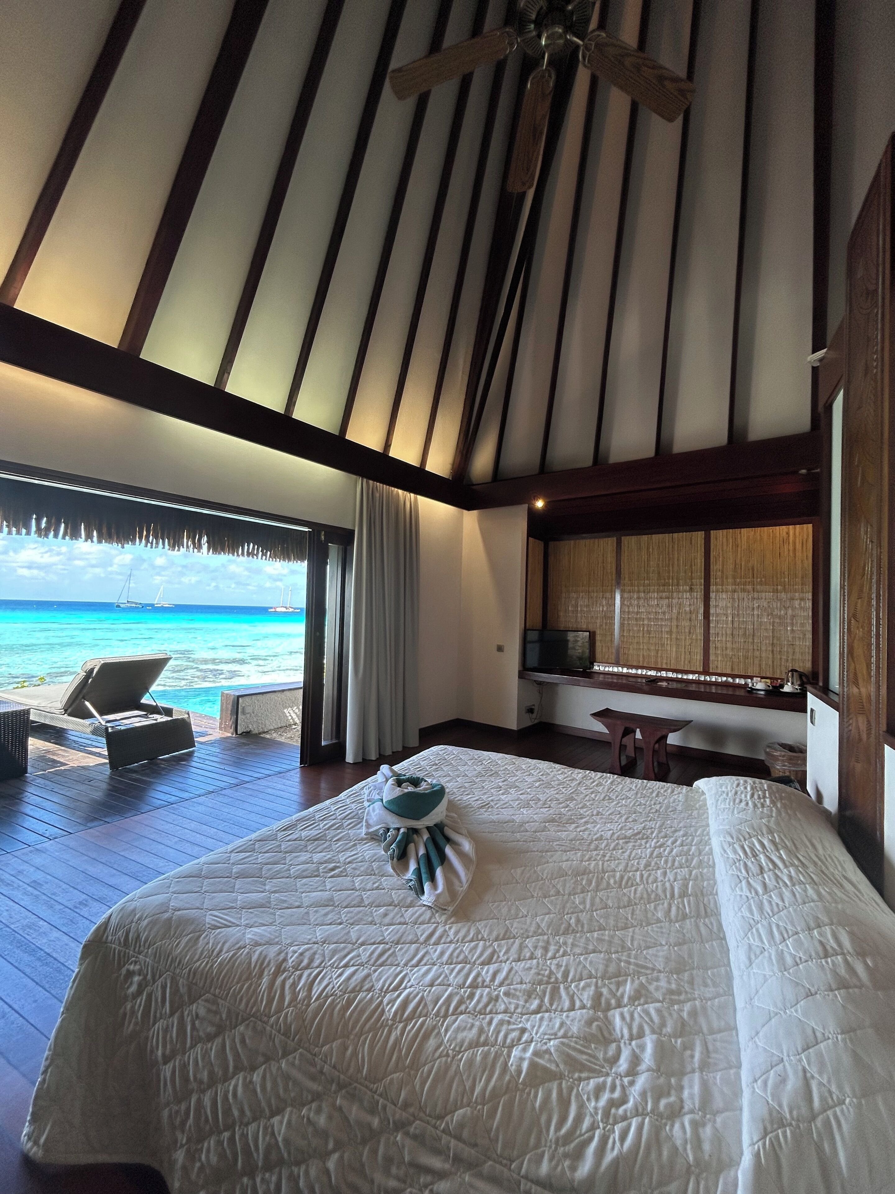 Beach Deluxe Bungalow with pool