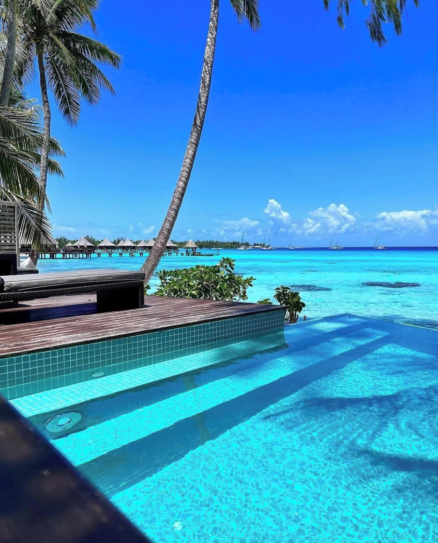 Rom – deluxe, ved stranden | Safe på rommet, blendingsgardiner, lydisolert og strykejern/-brett