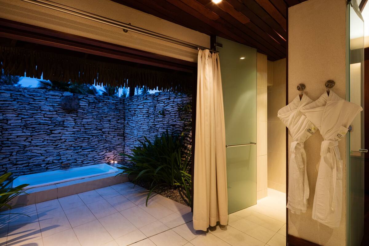 beach deluxe bungalow with pool | bathroom | free toiletries, hair dryer, bathrobes, slippers