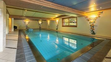 Innenpool, Liegestühle