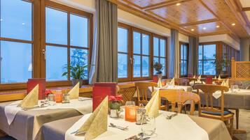 FrĂŒhstĂŒck und Abendessen, regionale KĂŒche