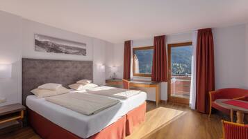 Chambre Double Confort, balcon, vue vallée