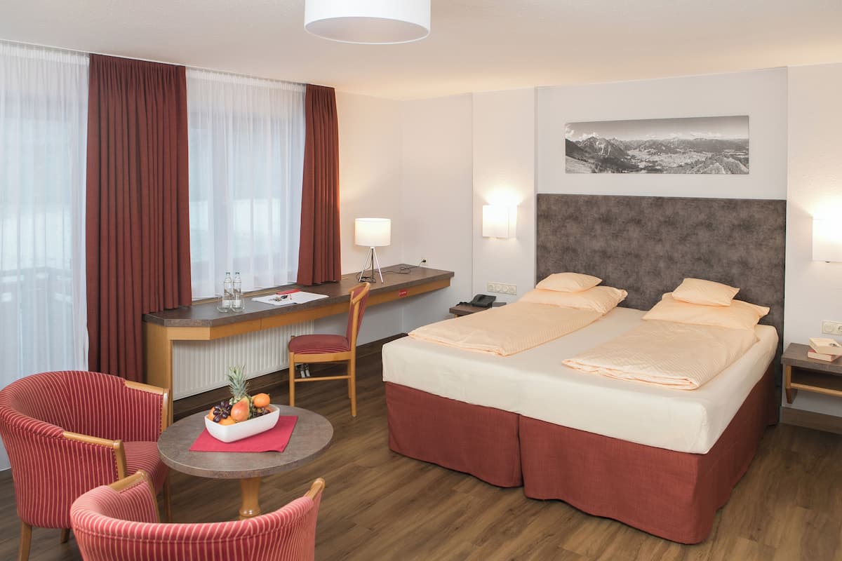 Comfort tweepersoonskamer, balkon, uitzicht op vallei | Een minibar, een kluis op de kamer, een bureau, gratis wifi
