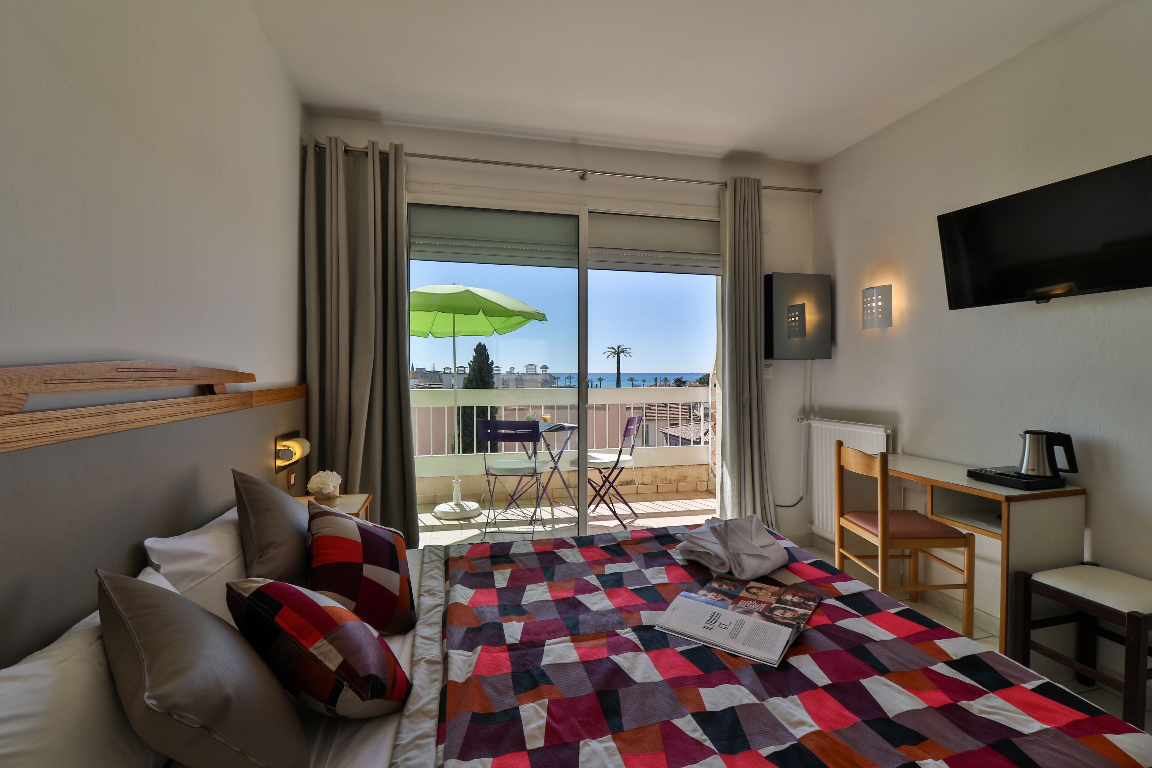 Select Comfort beds, minibar, in-room safe, desk