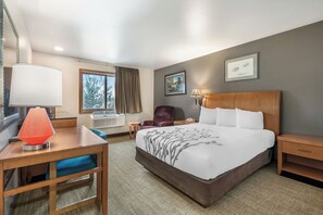 Blackout curtains, iron/ironing board, free WiFi, bed sheets - Colstrip Inn & Suites (Colstrip)