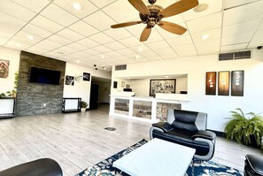 Lobby - Super 8 by Wyndham Hardeeville/Savannah North (Hardeeville)