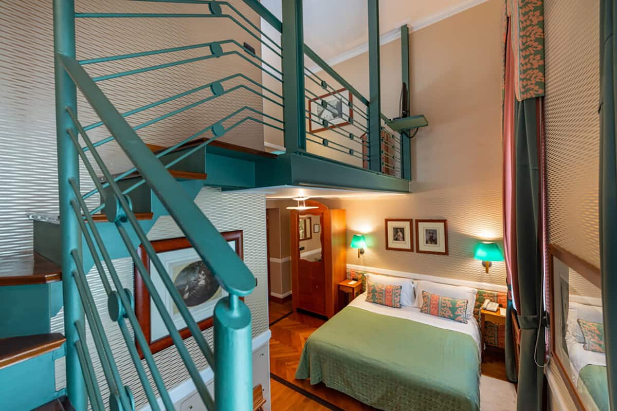 Junior Suite | Premium bedding, minibar, in-room safe, desk