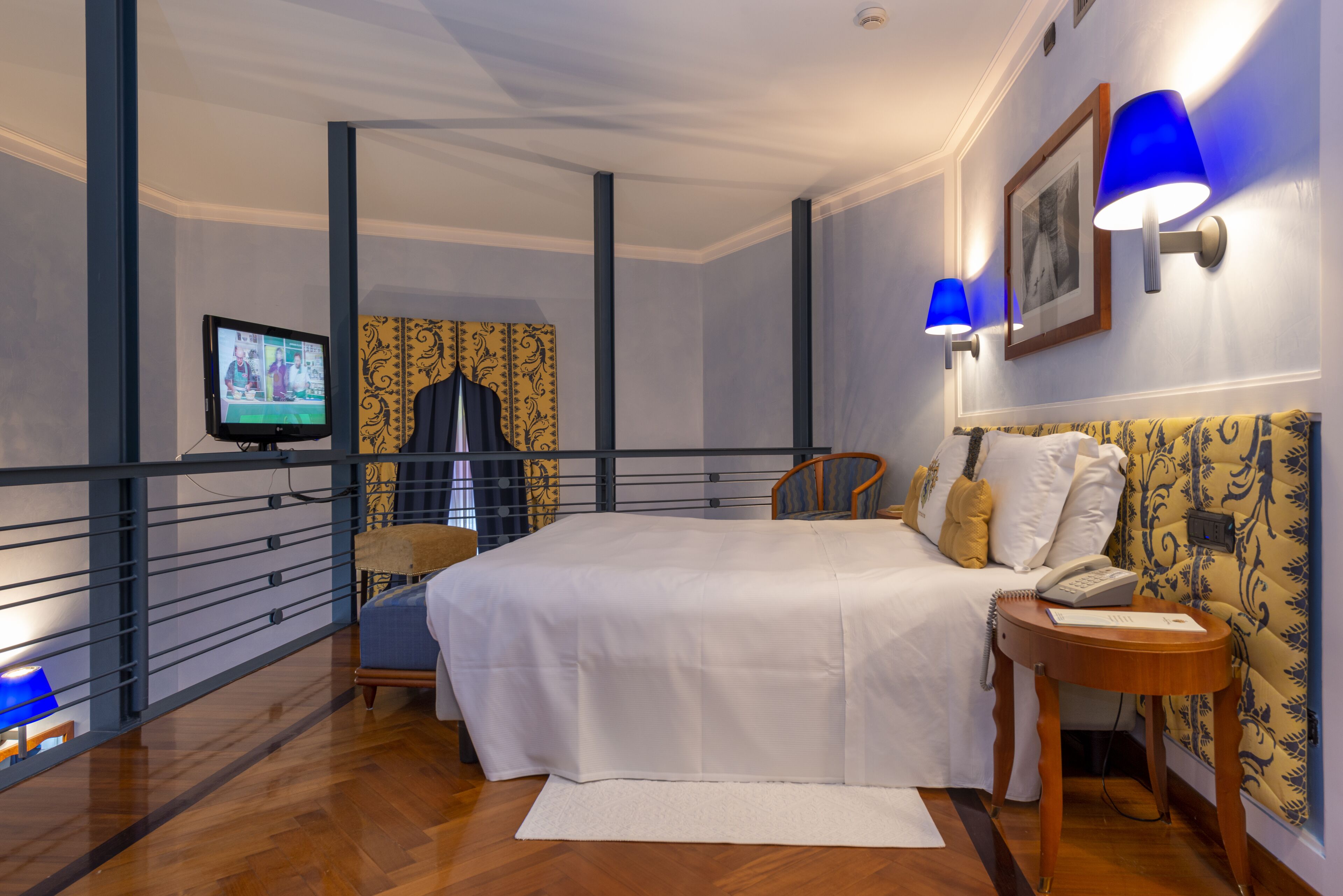 Suite | Ropa de cama de alta calidad, minibar, caja fuerte y escritorio