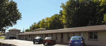 Budget Host Golden Wheat Motel