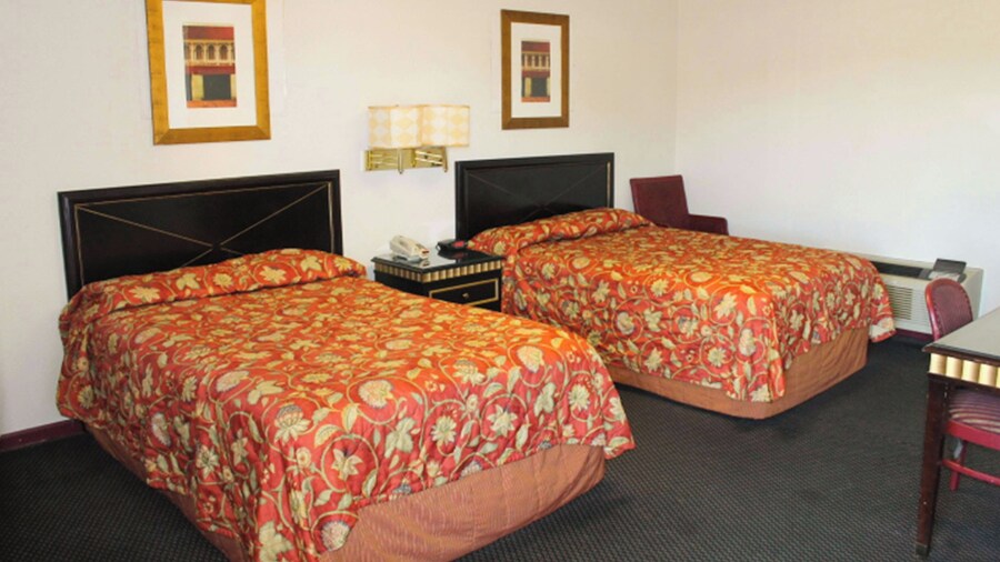 Budget Host Golden Wheat Motel