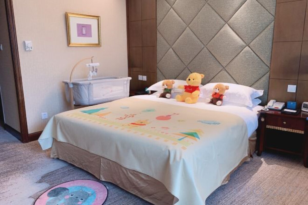 Ropa de cama de alta calidad y minibar 