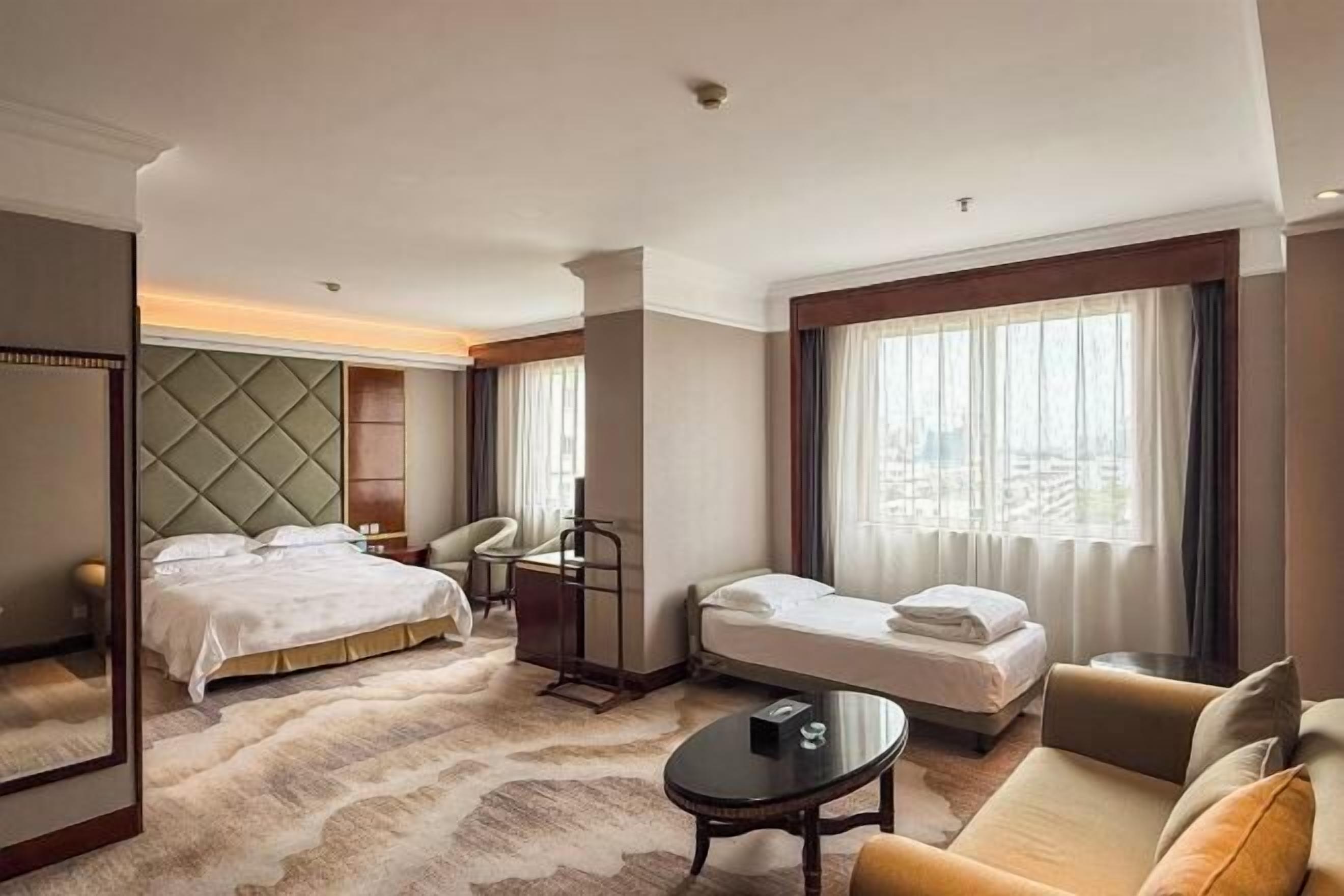 Premium bedding, minibar, in-room safe, desk