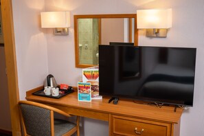 Twin Room | Desk, iron/ironing board, free WiFi - Bridge Inn by Greene King Inns (Bristol)