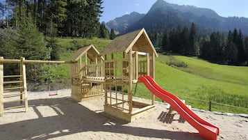 Außen-Kinderspielplatz