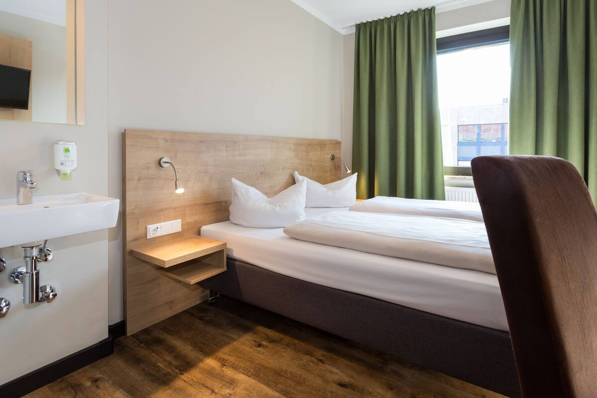 Basic Double Room | In-room safe, desk, soundproofing, cribs (surcharge)
