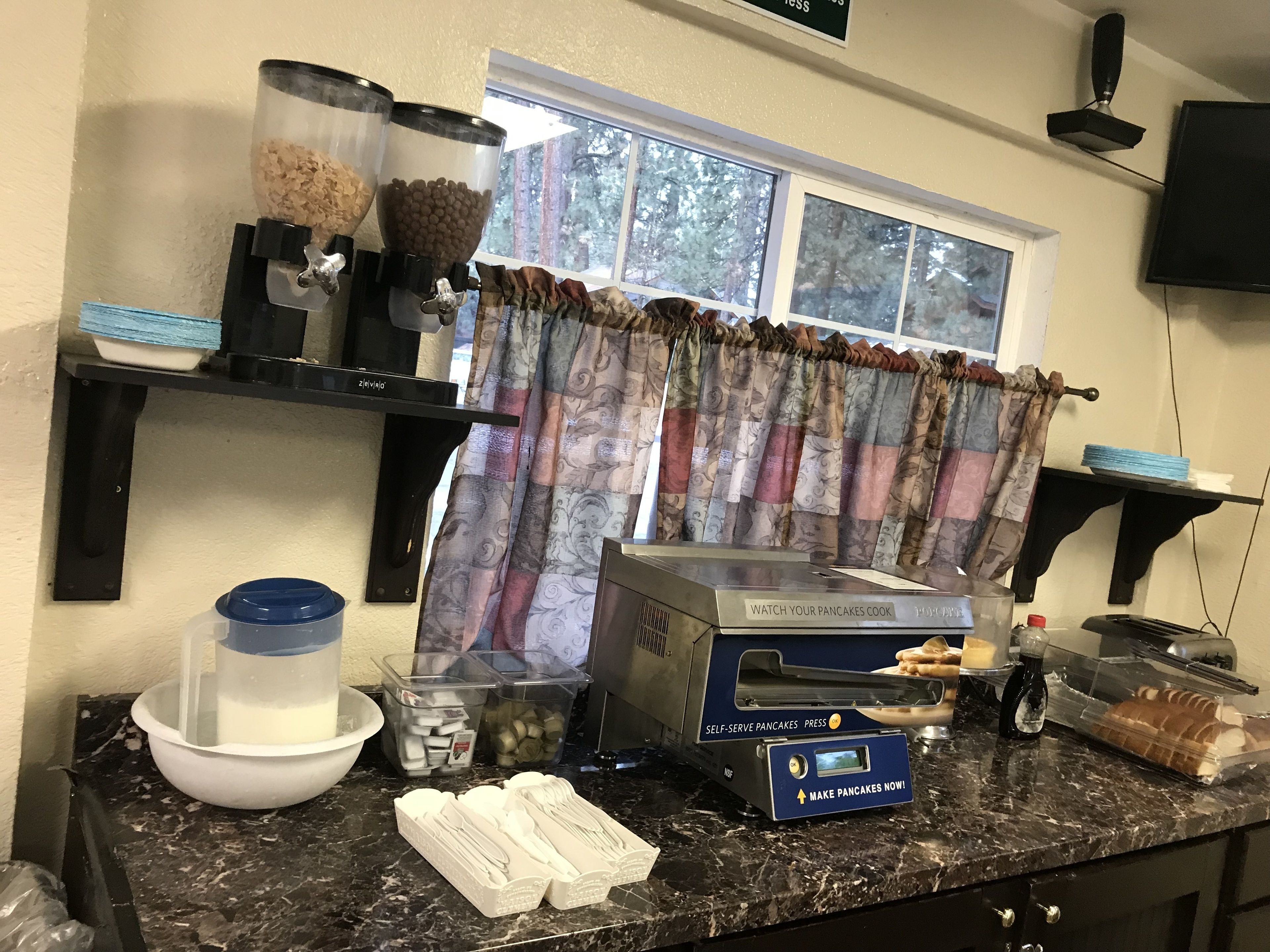 فطور أوروبي مجانًا يوميًا