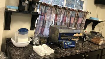 Free daily continental breakfast