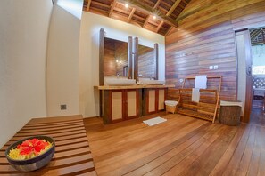 Bay View Family Suite  | Waschbecken im Bad