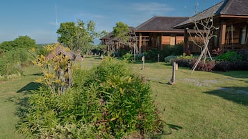 Bay View Suite | Egyptian cotton sheets, premium bedding, Select Comfort beds