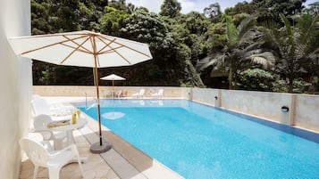 Sæsonbestemt udendørs pool