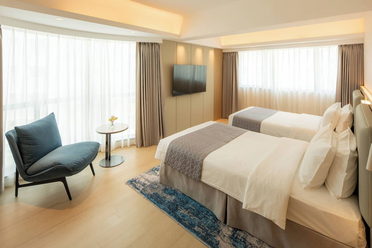 In-room safe, blackout drapes, iron/ironing board, free WiFi