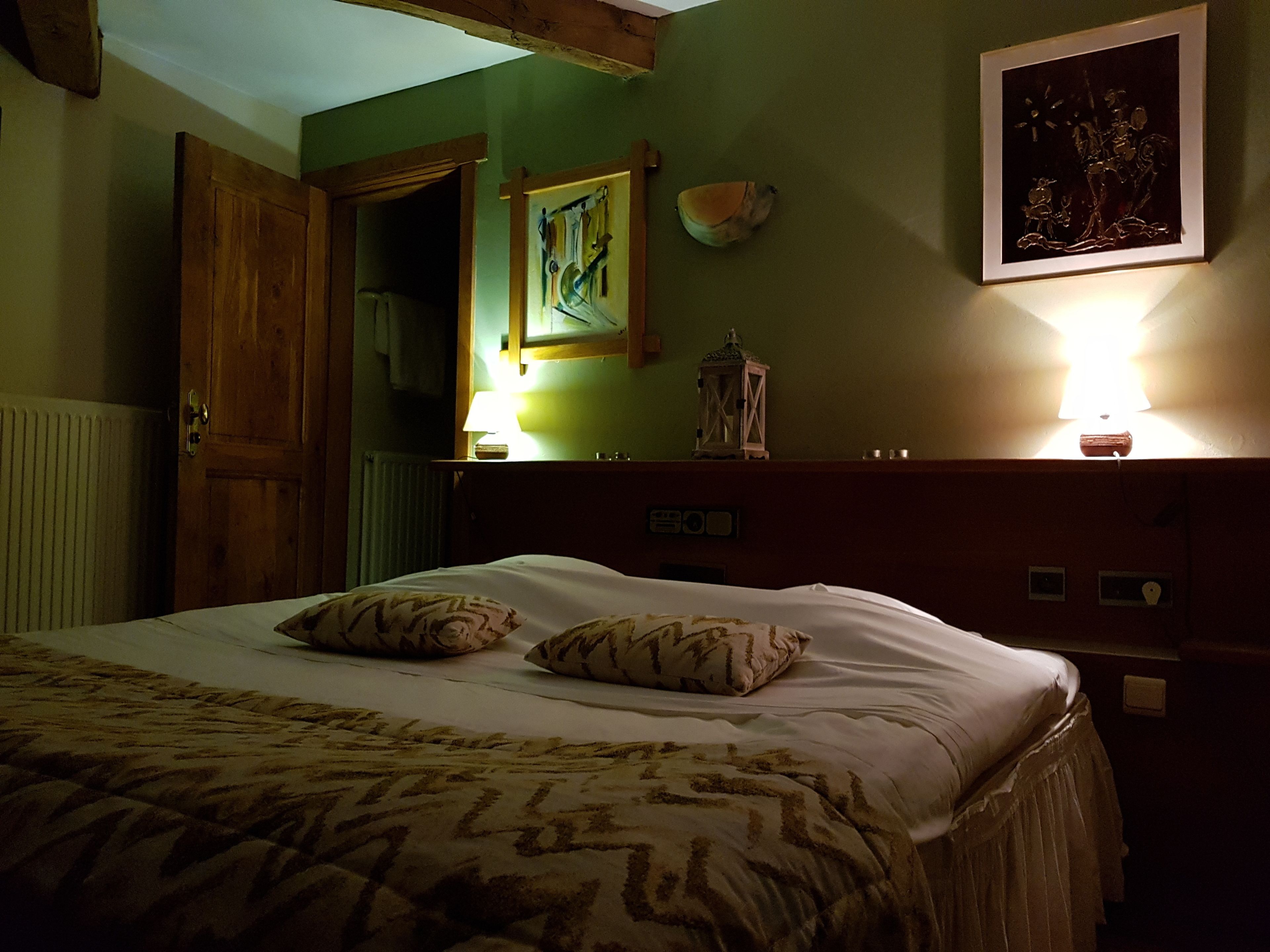 Couette en duvet d'oie, surmatelas, minibar