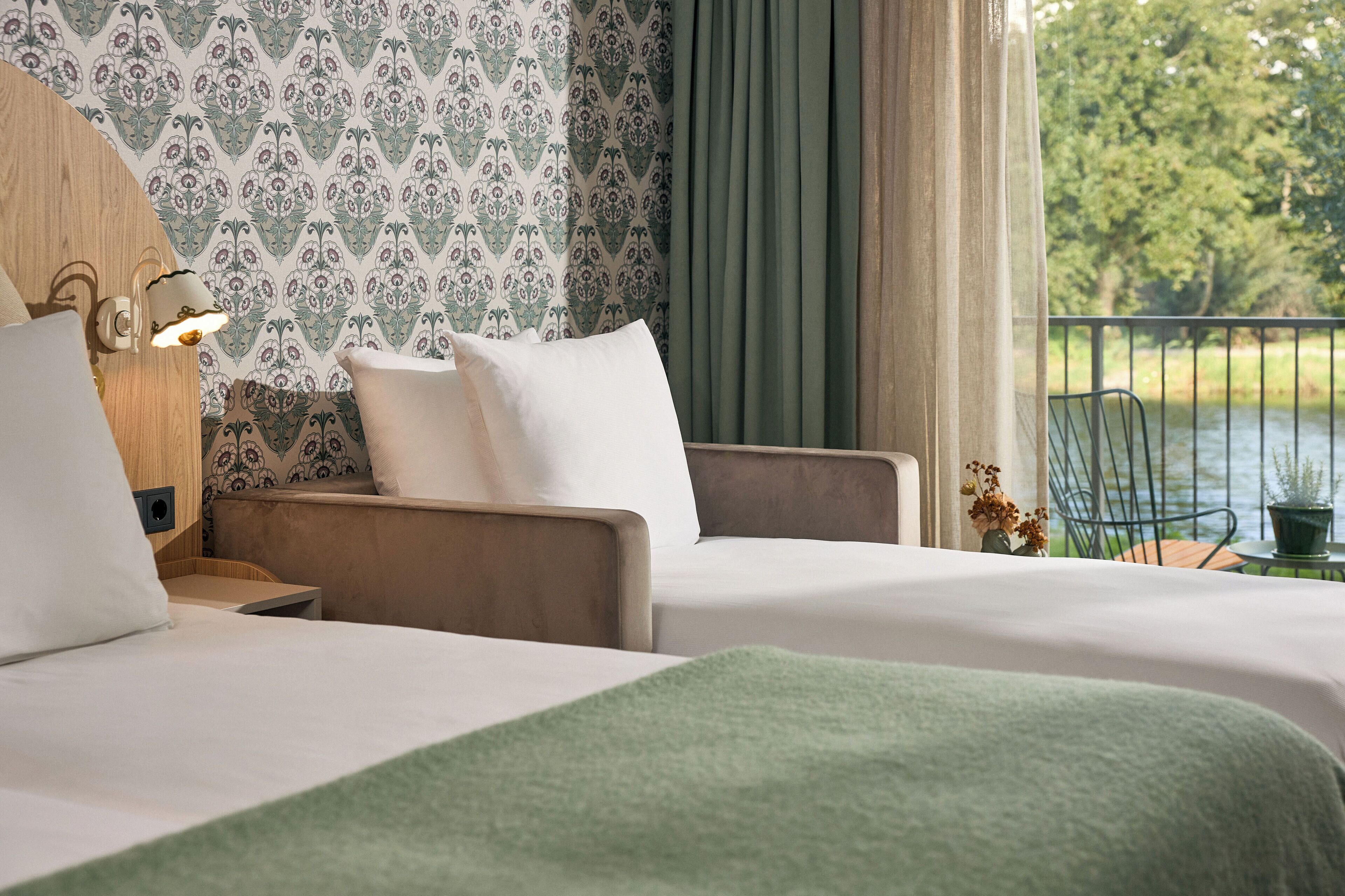 Deluxe Triple Room | In-room safe, individually furnished, desk, laptop workspace