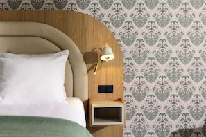 In-room safe, individually furnished, desk, laptop workspace - Van der Valk Volendam (Katwoude)