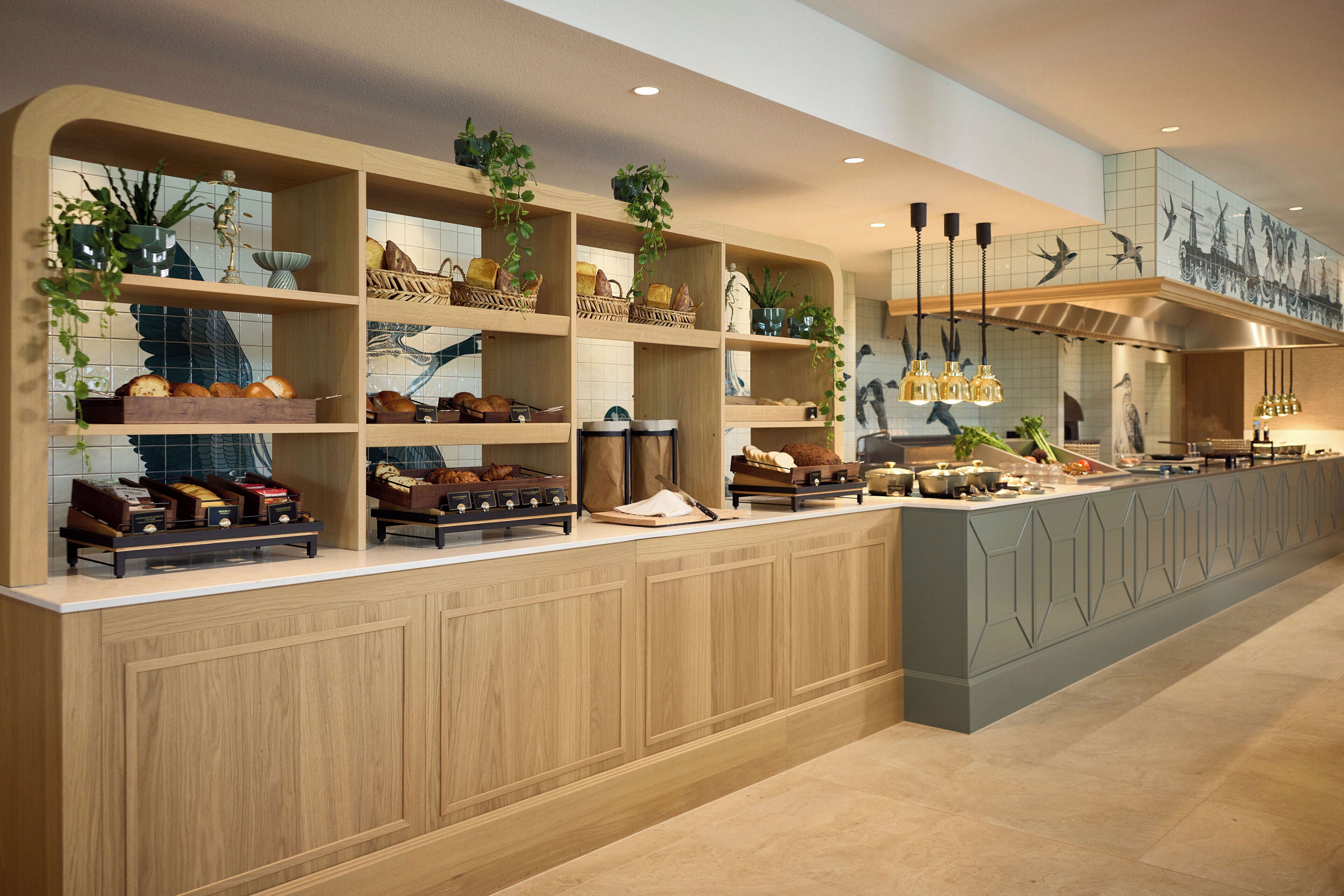 Desayuno buffet (EUR 21.50 por persona) 