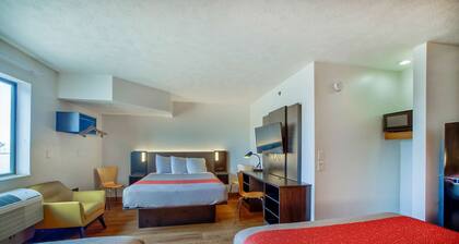 Motel 6 Percival, IA