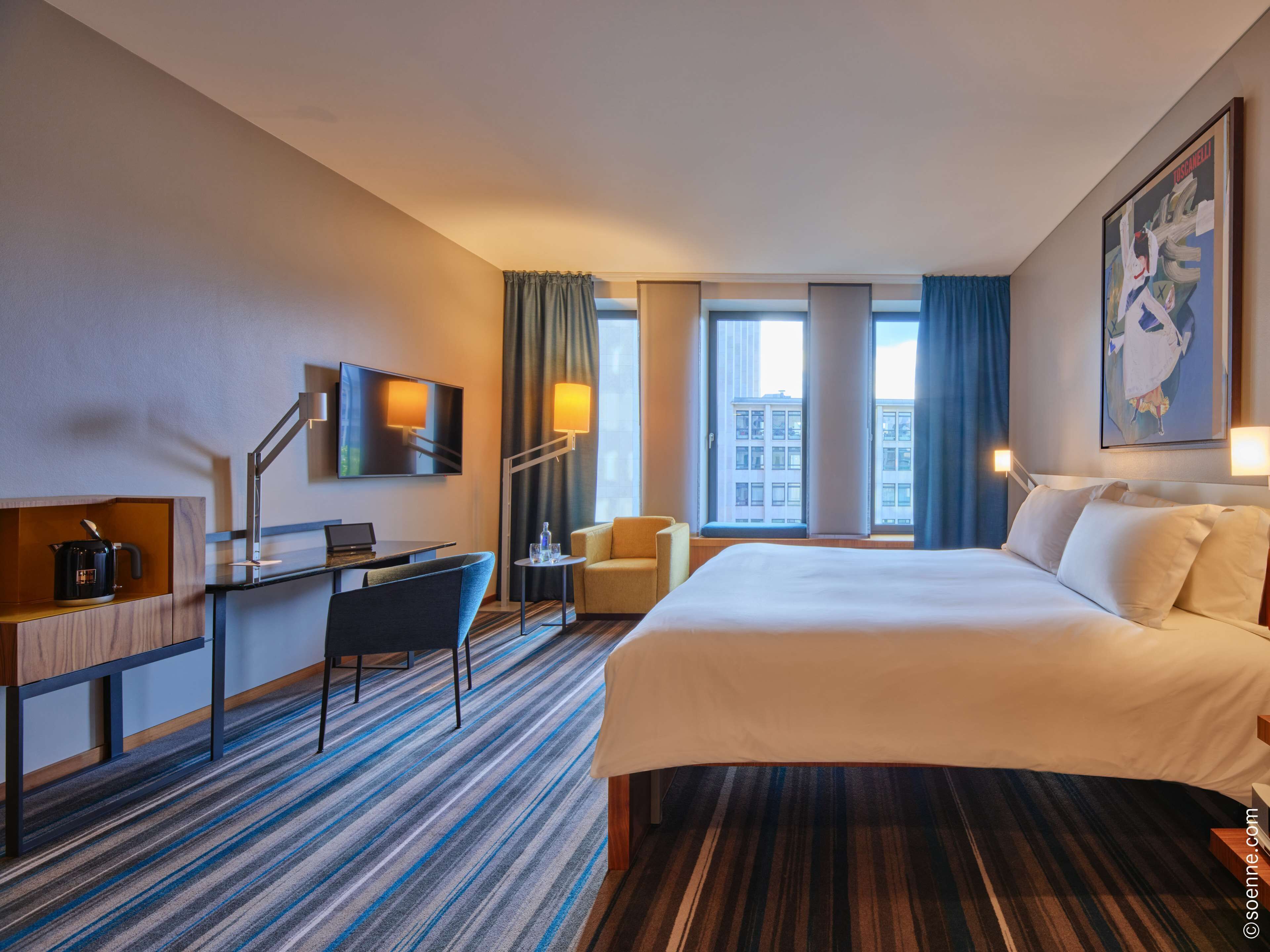 Standard Room, 1 King Bed | Egyptian cotton sheets, premium bedding, in-room safe, desk