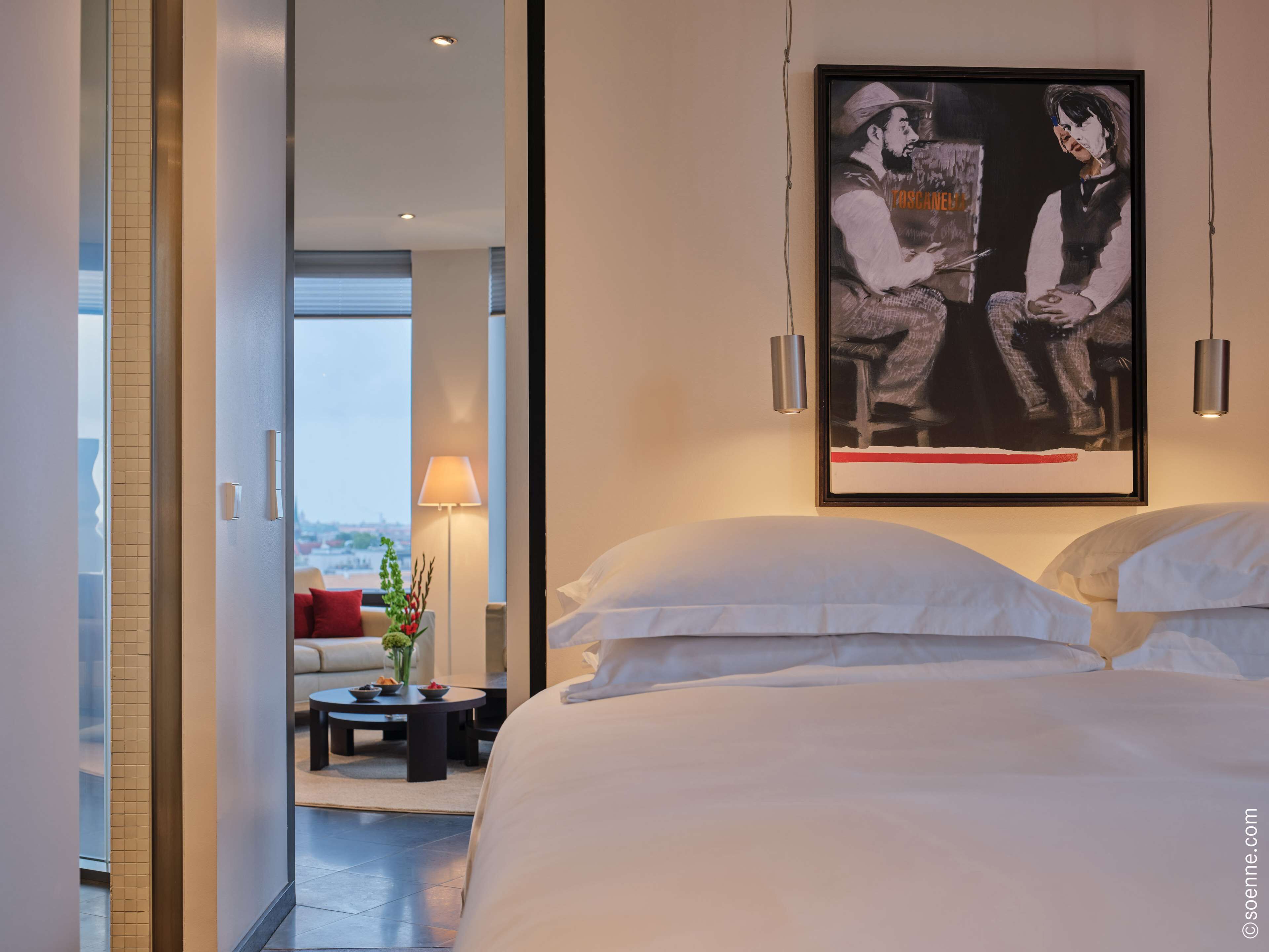 superior suite | egyptian cotton sheets, premium bedding, in-room safe, desk