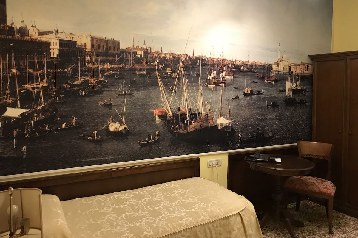 Eenpersoonskamer | 1 slaapkamer, lakens van Egyptisch katoen, een minibar