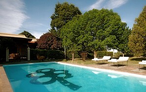 2 piscine all'aperto