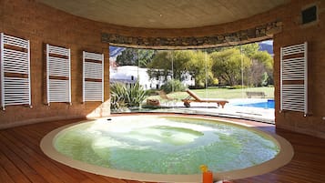 Indoor spa tub