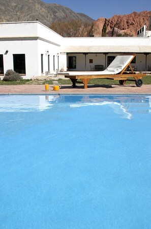 Kolam renang terbuka 