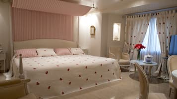 Top Class | Caja fuerte, escritorio, espacio para trabajar con un portátil