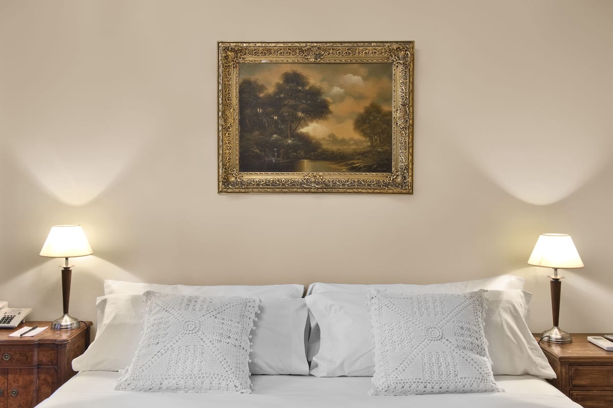 Egyptian cotton sheets, premium bedding, down duvets, pillow-top beds