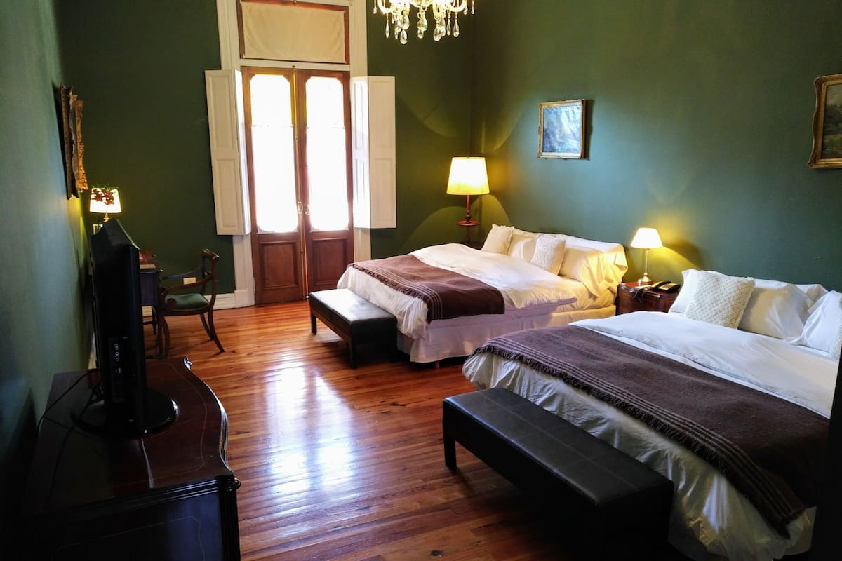 Vierbettzimmer | 1 Schlafzimmer, Bettwäsche aus ägyptischer Baumwolle
