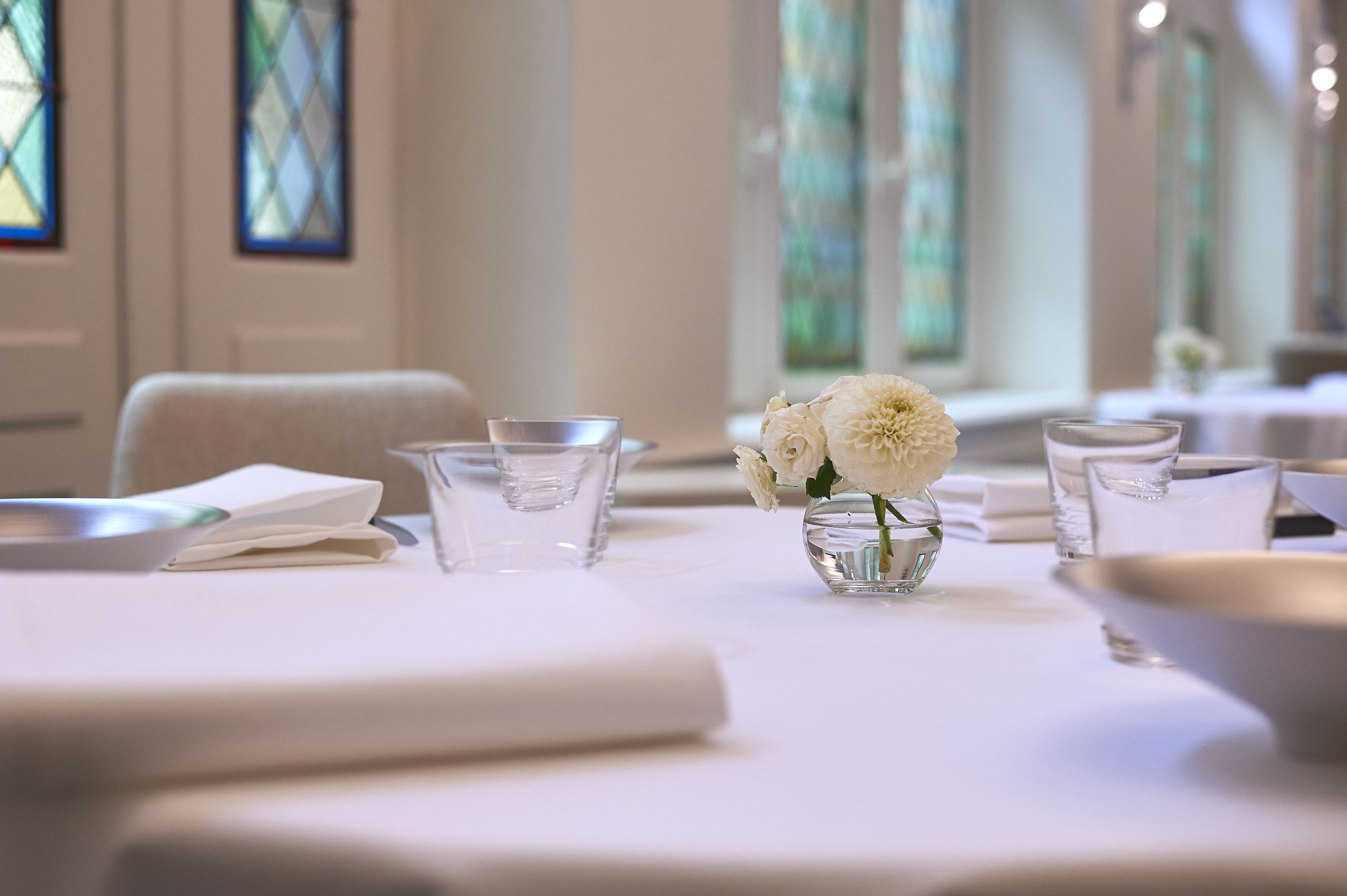 2 restaurants, lunch, dinner served; local cuisine