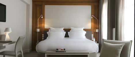 Ropa de cama de alta calidad y minibar