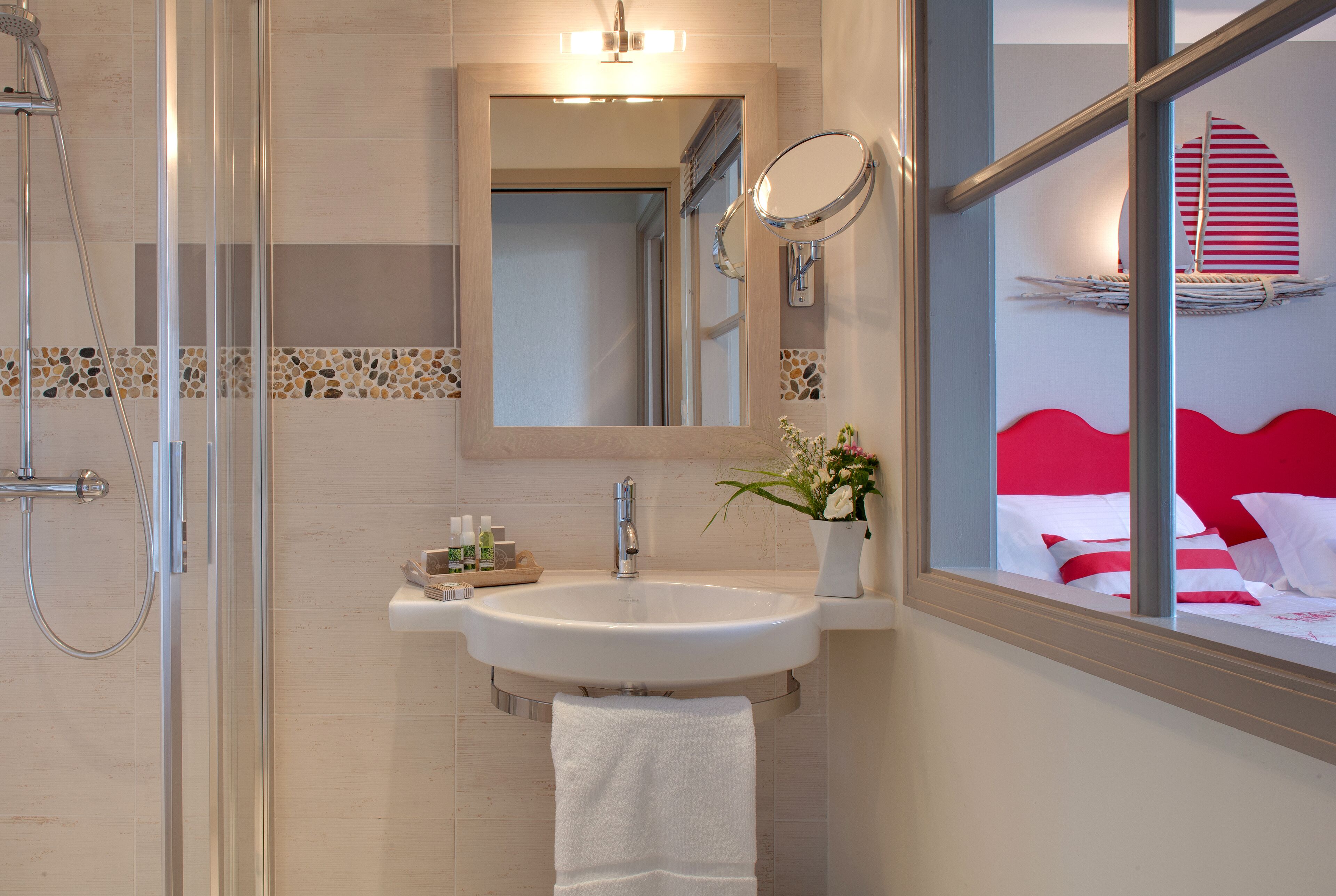 superior double room | bathroom | free toiletries, hair dryer, towels