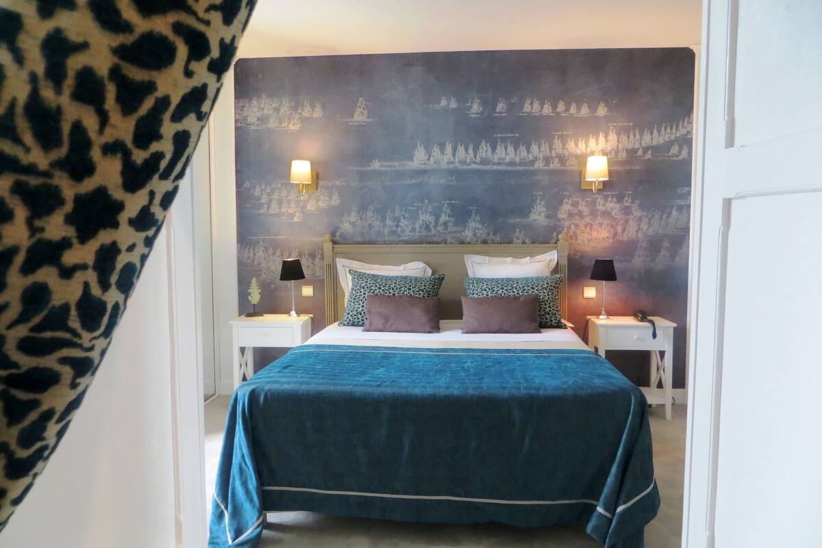 junior suite | 1 bedroom, egyptian cotton sheets, in-room safe, desk