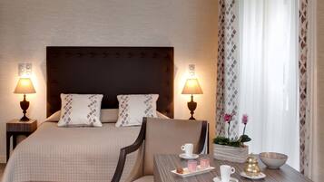 Junior Suite | Minibar, in-room safe, desk, soundproofing