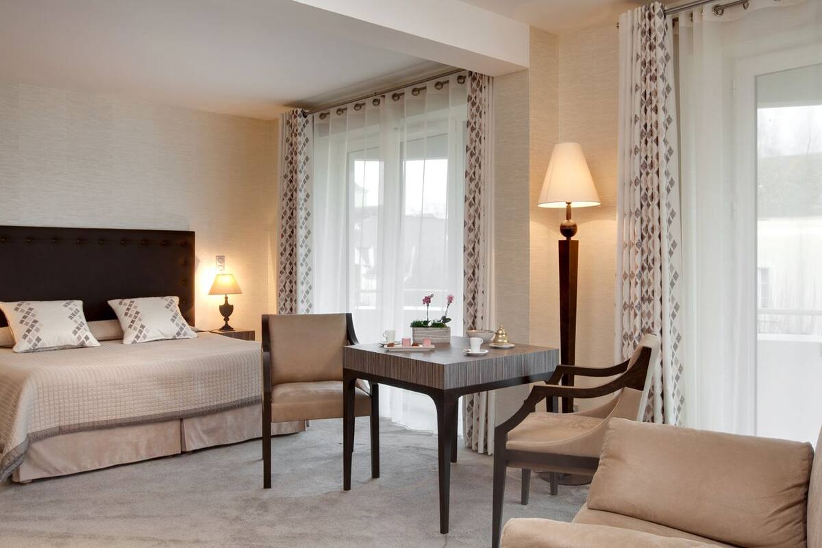 room (chc pmr) | minibar, in-room safe, desk, soundproofing