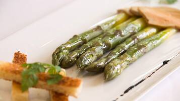 Breakfast and dinner served, French cuisine