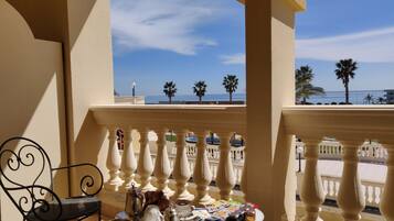 Suite Vista Mare con Vasca Idromassaggio | Hochwertige Bettwaren, Minibar, Zimmersafe, individuell eingerichtet