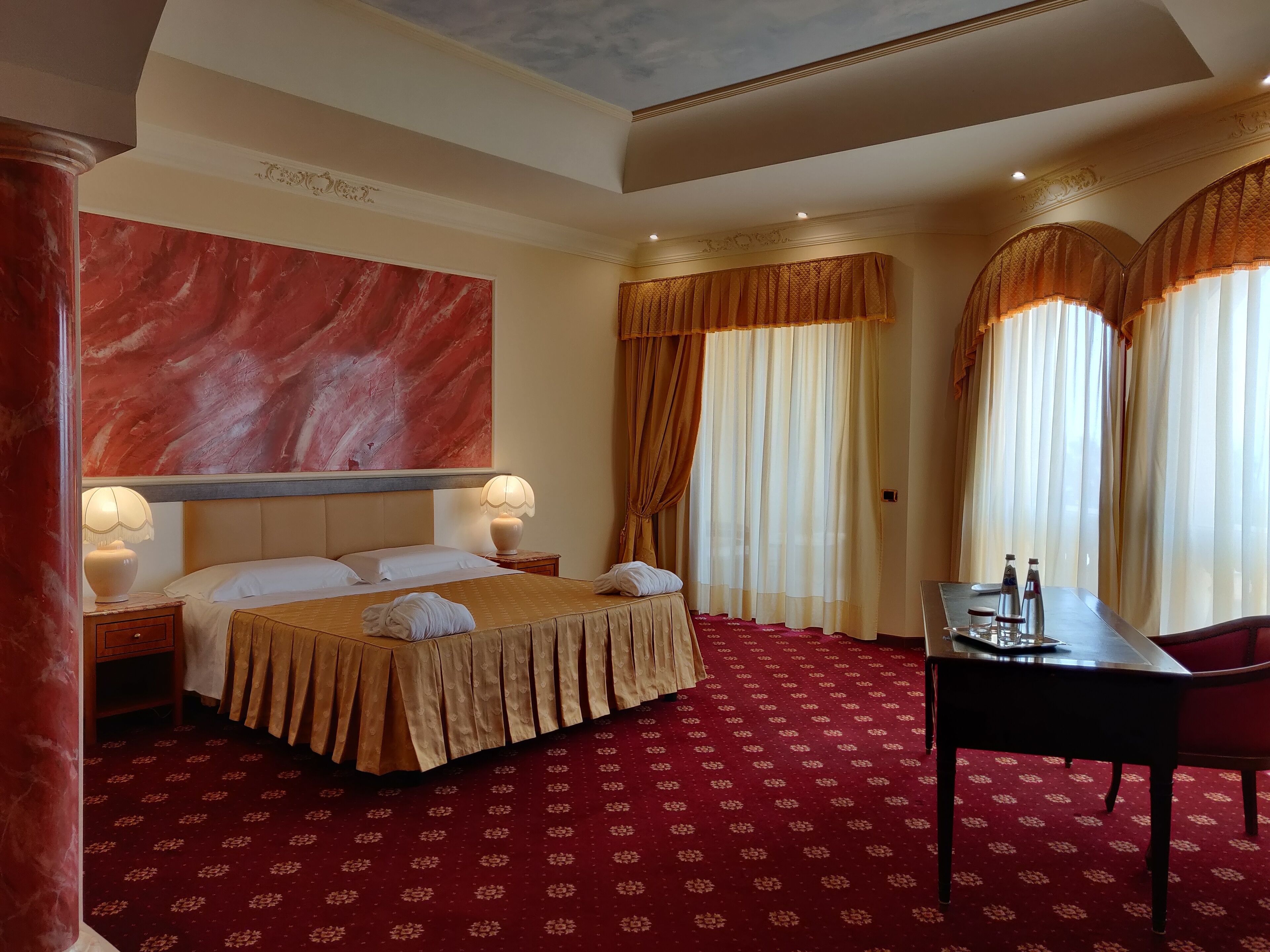 Superior Suite | Premium bedding, minibar, in-room safe, individually furnished