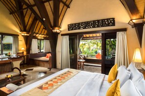 In-room safe, desk, laptop workspace, iron/ironing board