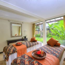 Couples treatment room(s), body treatments, aromatherapy, body wraps